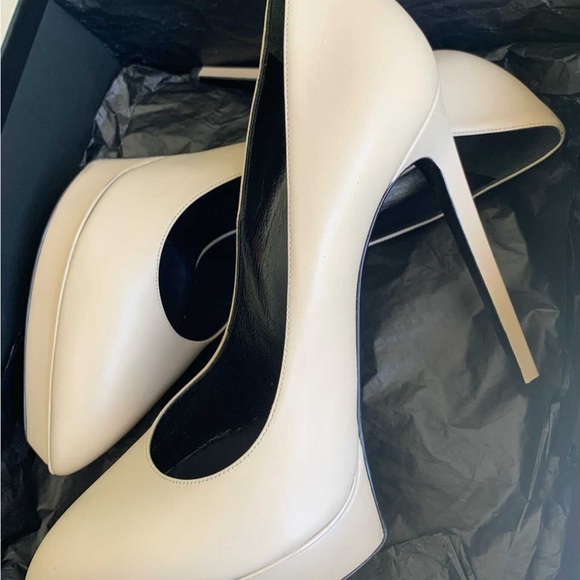 Yves Saint Laurent Heels Janis Pump - Picture 5 of 5